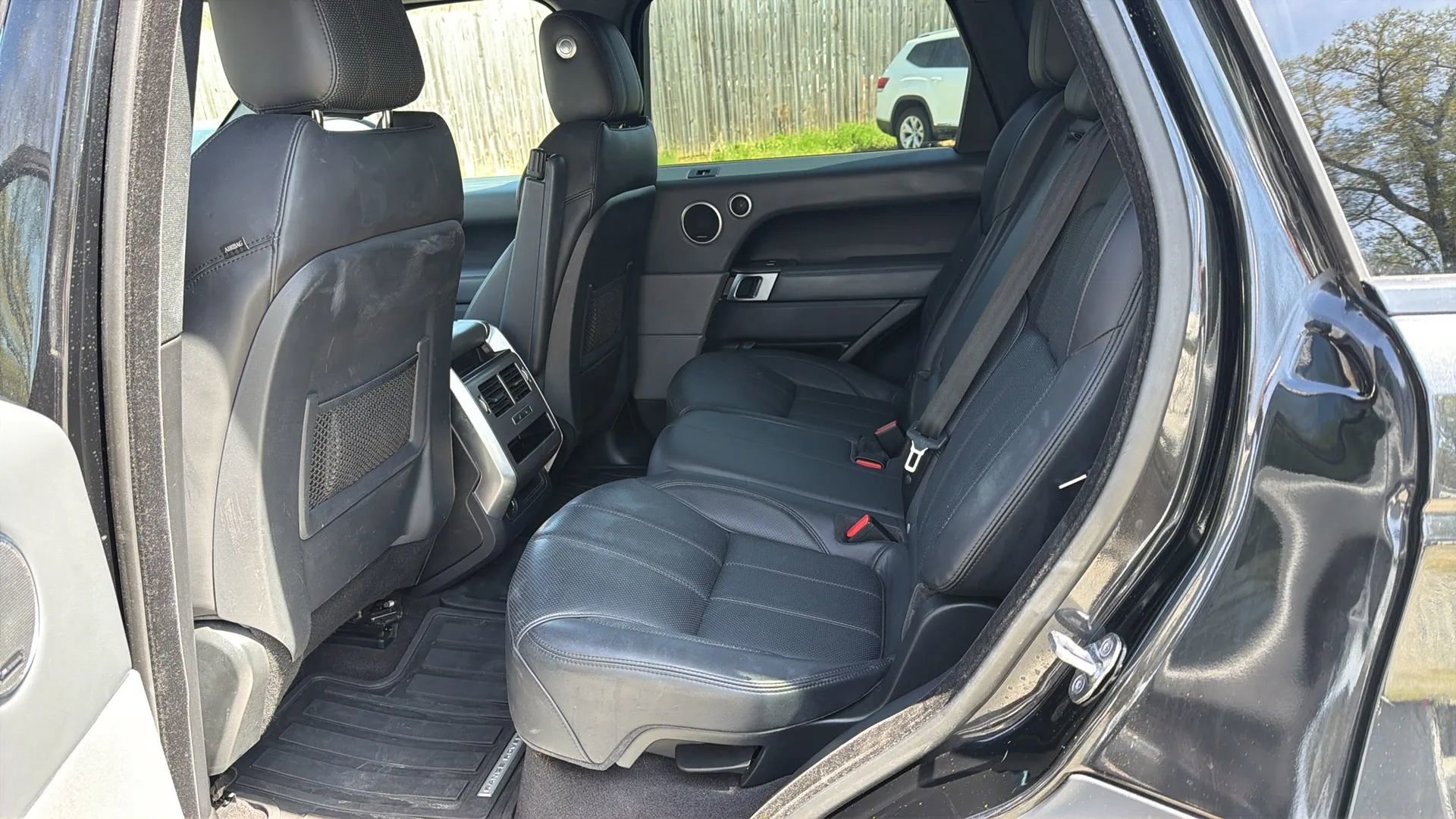 Used 2014 Land Rover Range Rover Sport HSE image 31