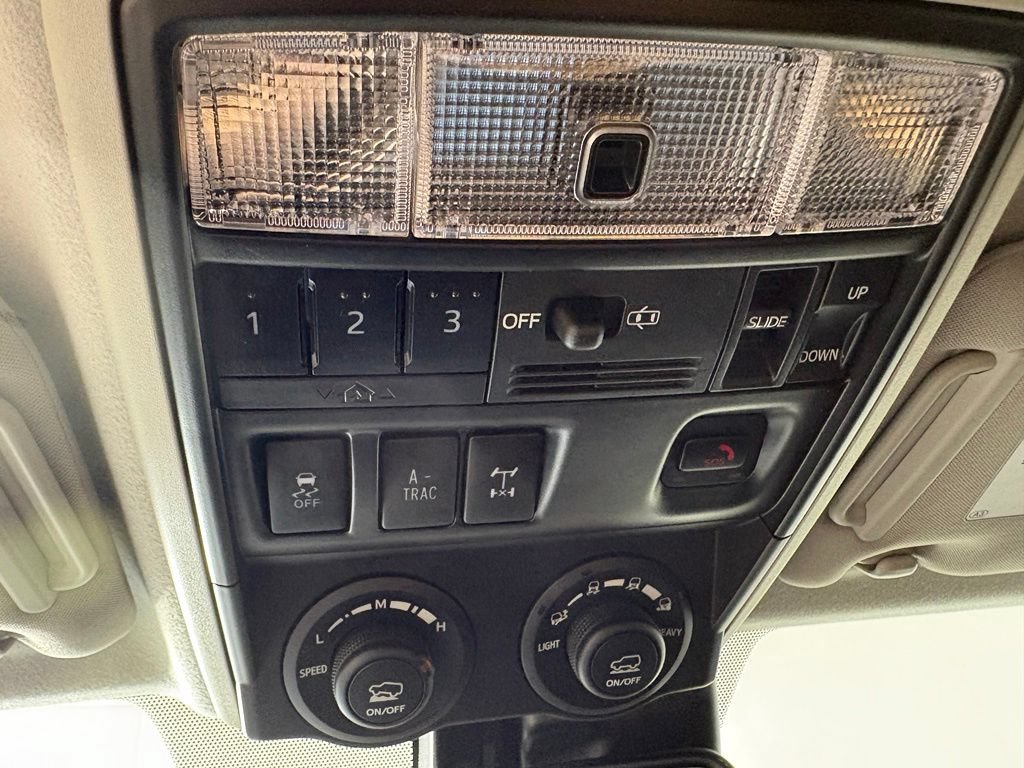 Used 2021 Toyota 4Runner TRD Off-Road Premium w/ Moonroof Package AWD/4WD image 35