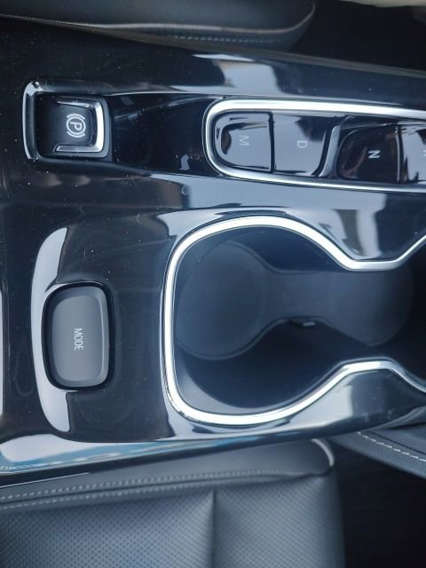 Used 2021 Buick Envision Essence w/ Sport Touring Package image 18