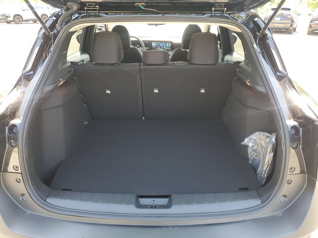 New 2026 Nissan Kicks SV w/ Cold Weather Package AWD/4WD image 9
