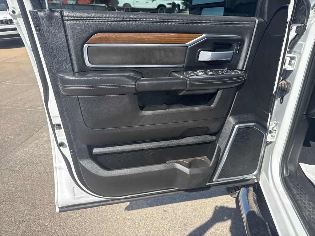 Used 2024 RAM 2500 Laramie AWD/4WD image 10
