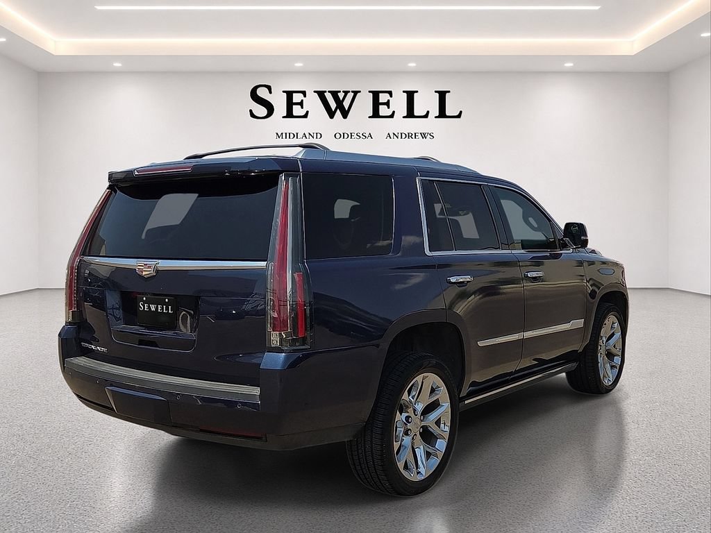 Used 2020 Cadillac Escalade Premium Luxury AWD/4WD image 4
