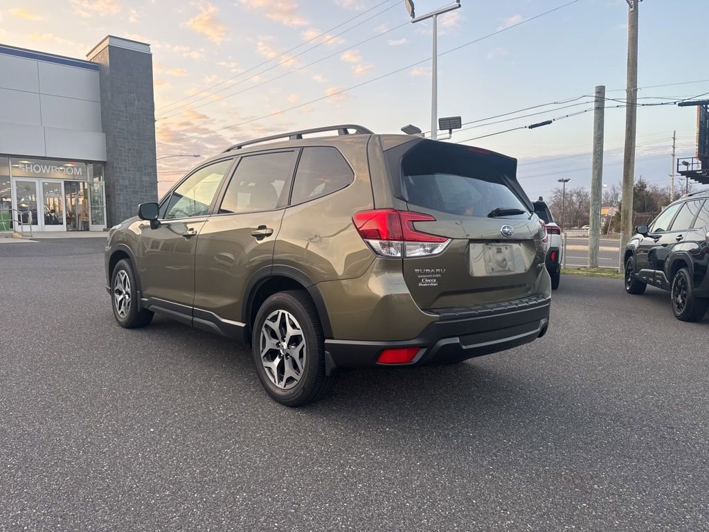 Used 2023 Subaru Forester Premium image 12