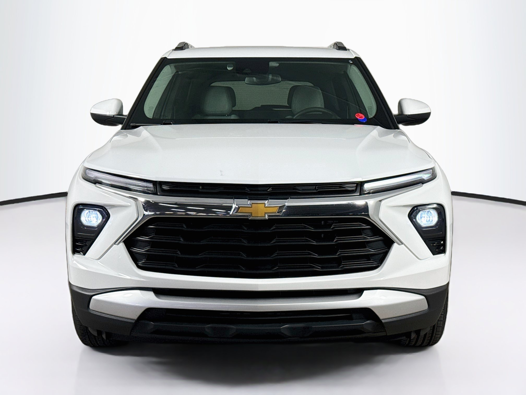 Used 2025 Chevrolet TrailBlazer LT FWD image 3