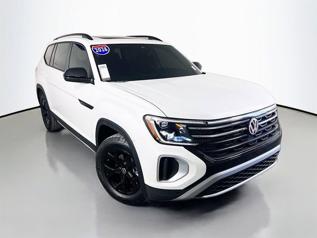 Used 2026 Volkswagen Atlas Peak Edition AWD/4WD image 2