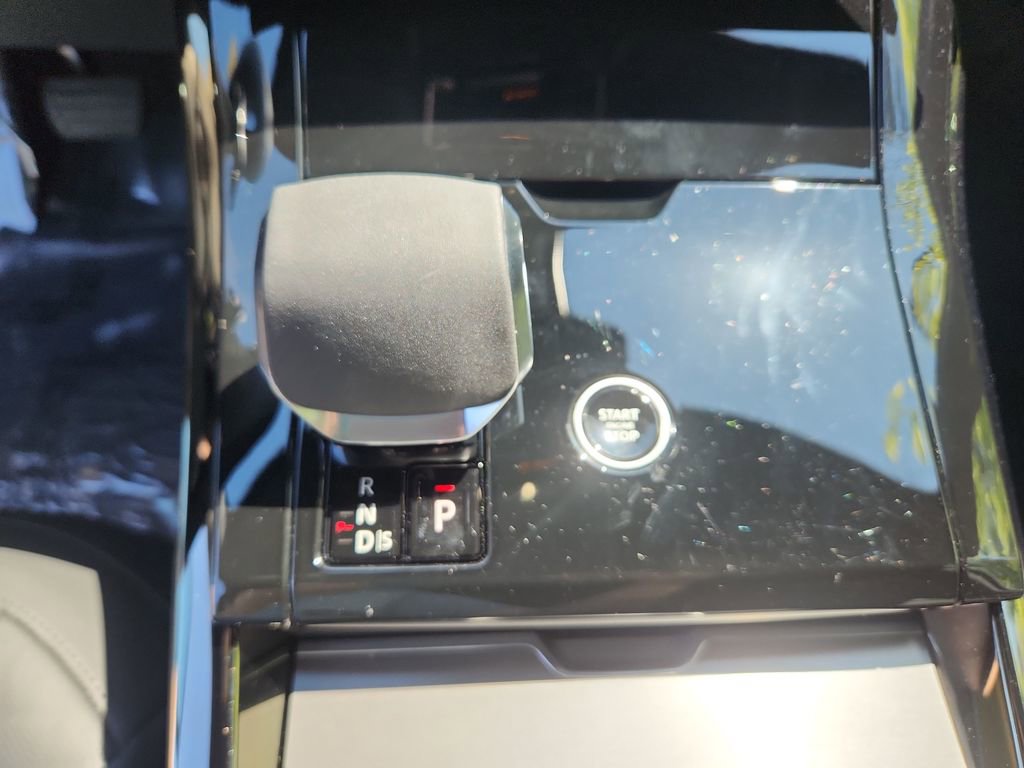 Used 2025 Land Rover Range Rover Sport SE AWD/4WD image 16