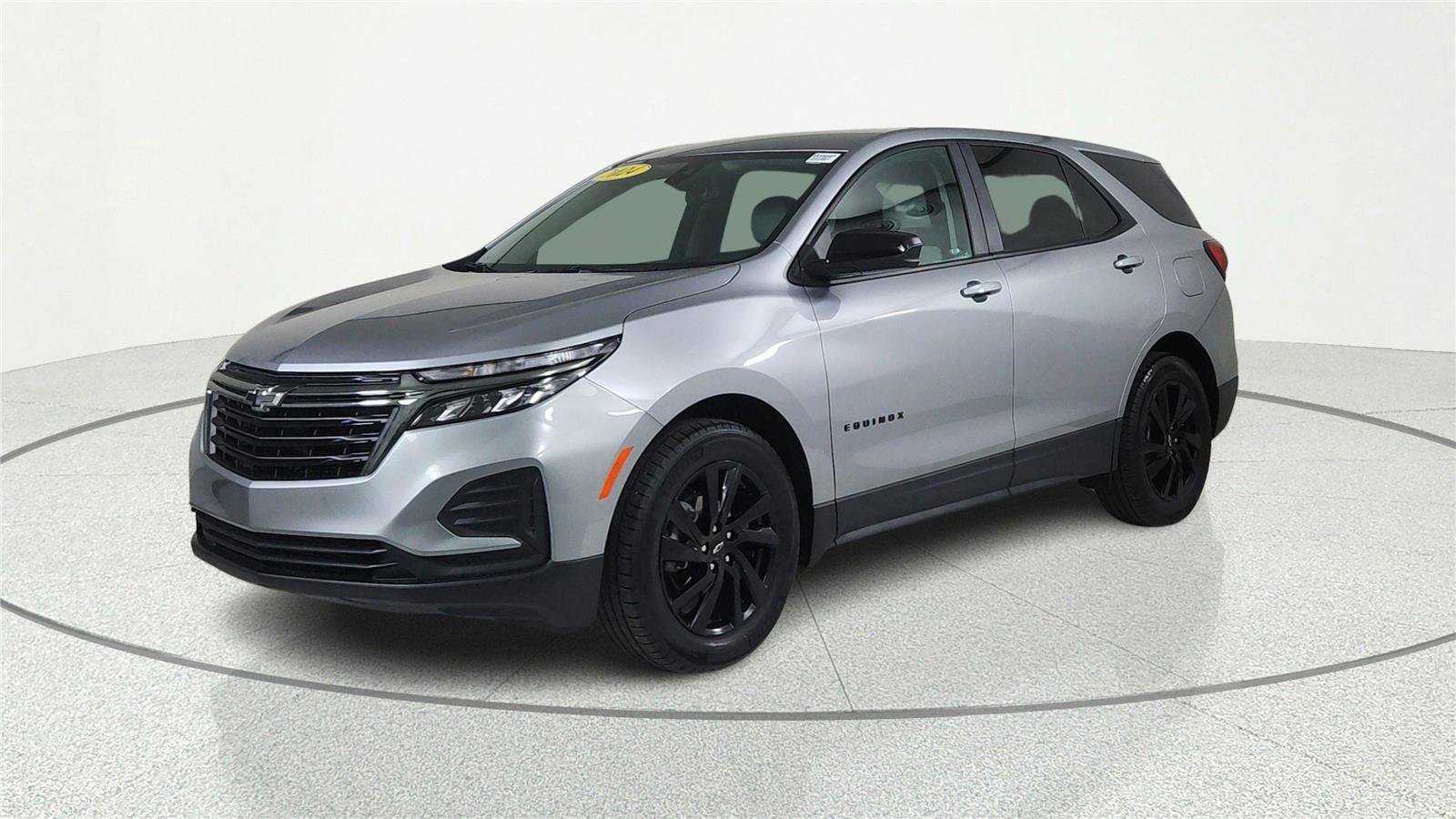 Used 2024 Chevrolet Equinox LS w/ LS Convenience Package FWD image 2