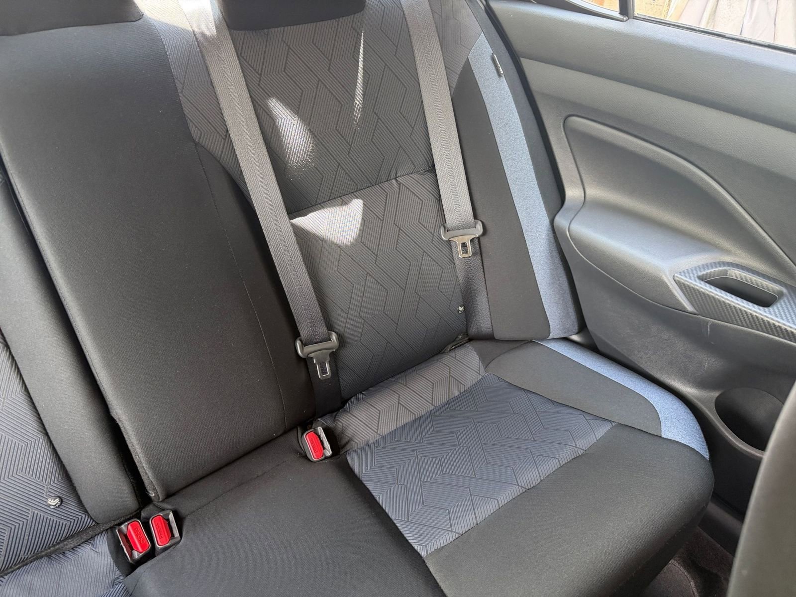 Used 2025 Nissan Versa SV FWD image 35