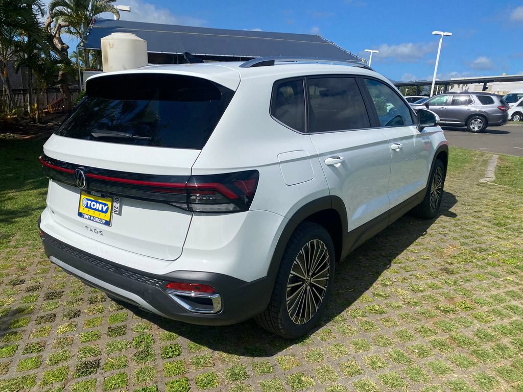 New 2026 Volkswagen Taos SE FWD image 7