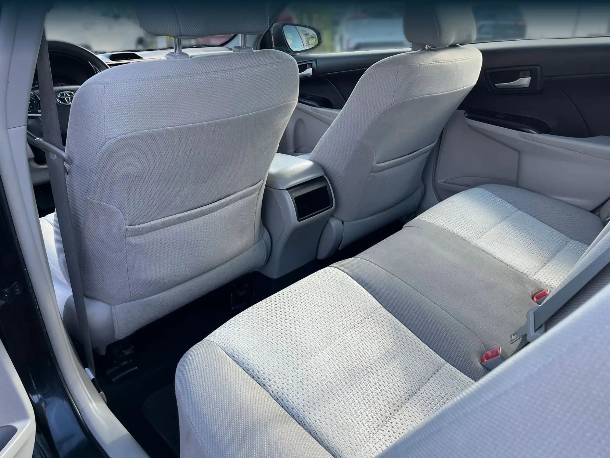 Used 2014 Toyota Camry LE FWD image 10