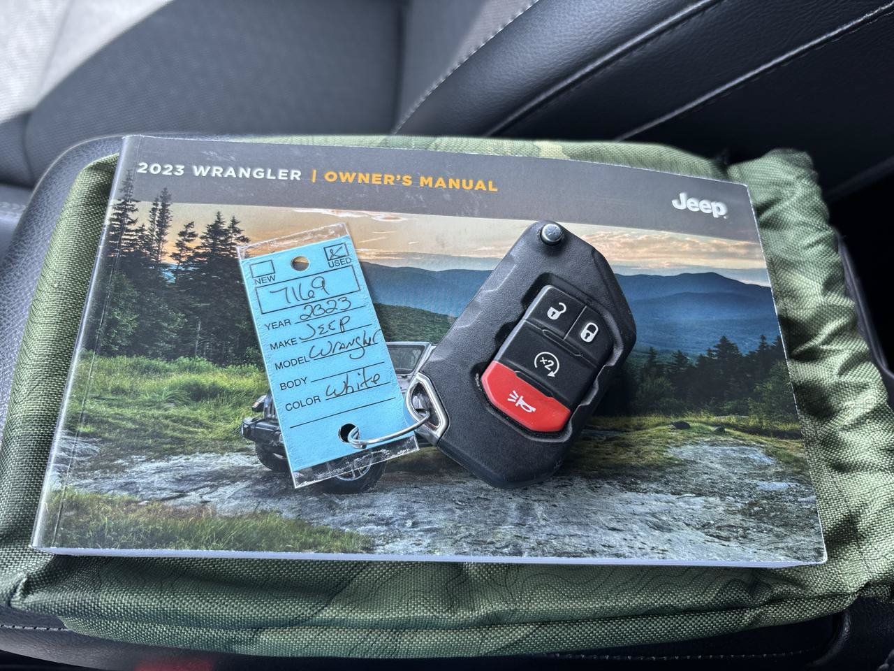 Used 2023 Jeep Wrangler Unlimited Sport AWD/4WD image 32