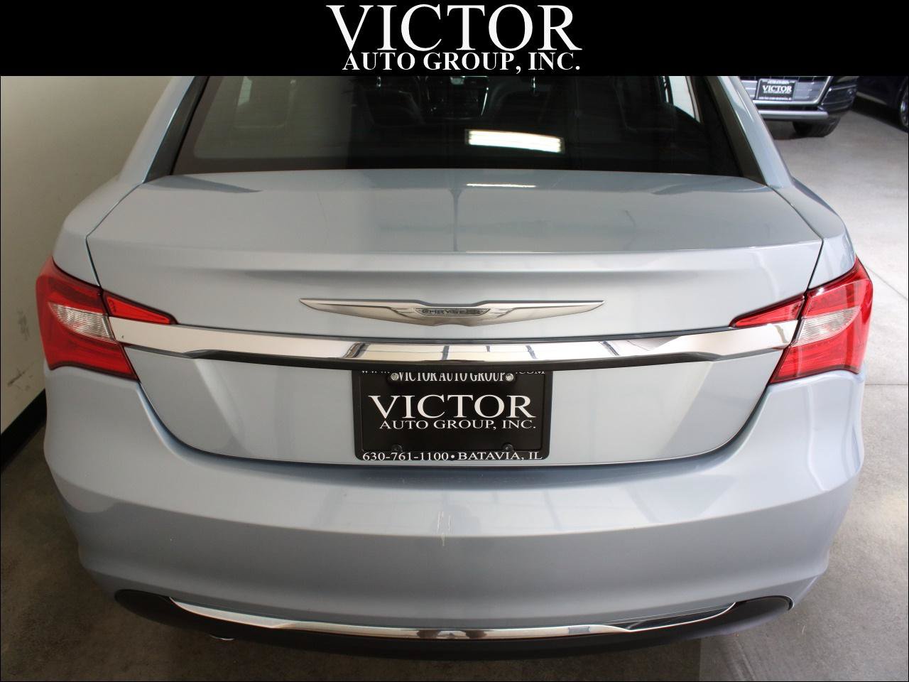 Used 2013 Chrysler 200 Limited FWD image 10