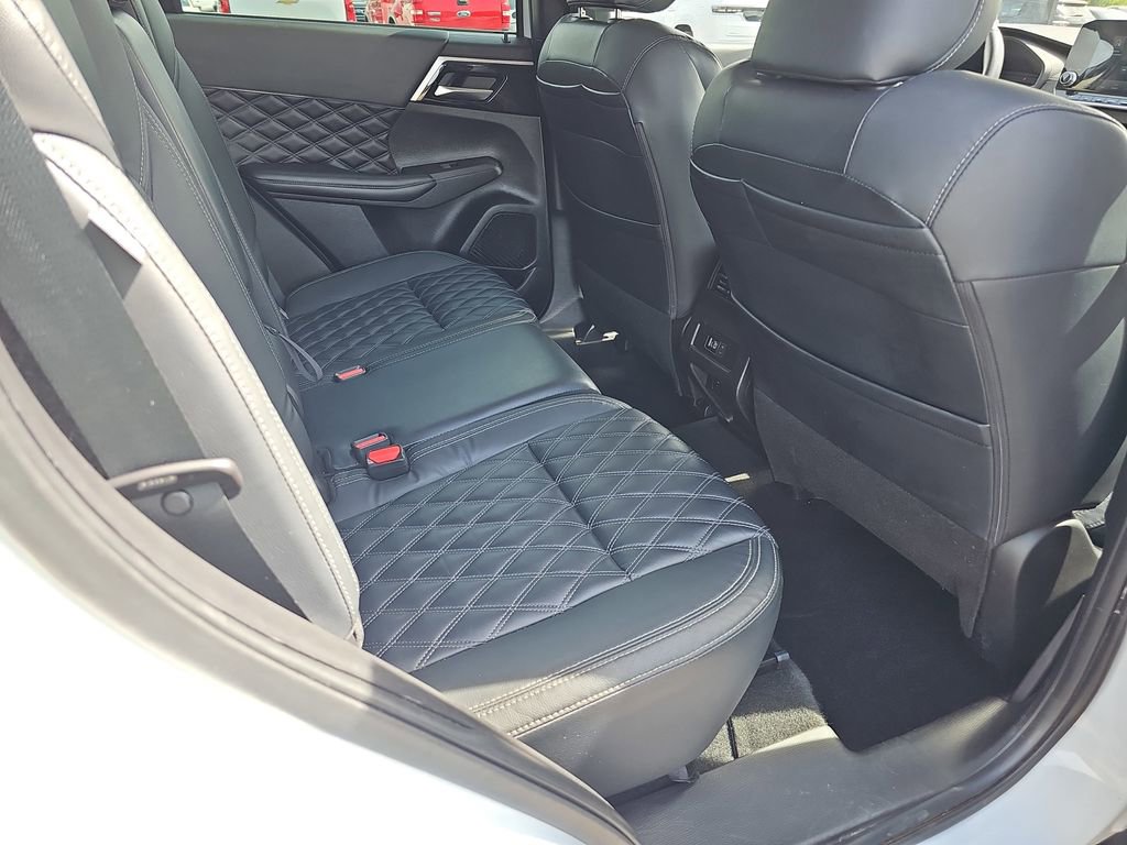 Used 2022 Mitsubishi Outlander SEL AWD/4WD image 14