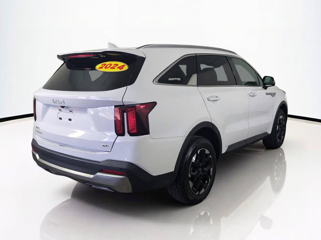 Used 2024 Kia Sorento S AWD/4WD image 5