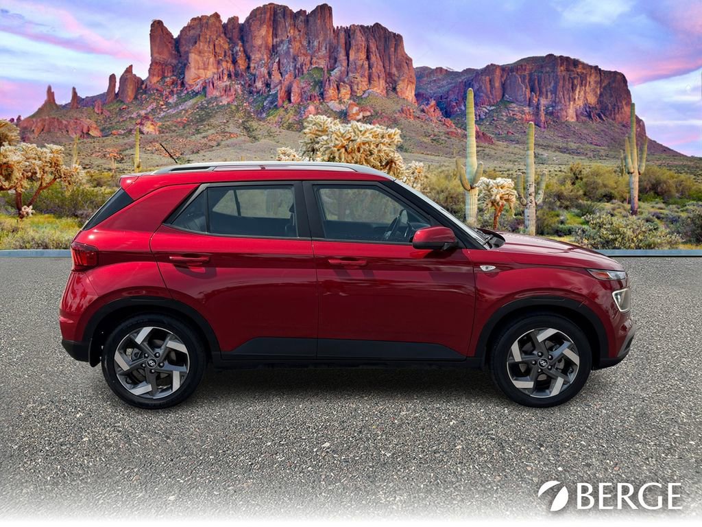 Used 2024 Hyundai Venue Limited image 9