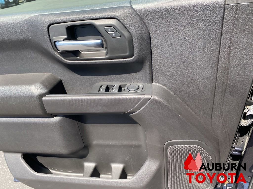 Used 2024 Chevrolet Silverado 1500 Custom Trail Boss w/ Dark Appearance Package AWD/4WD image 32