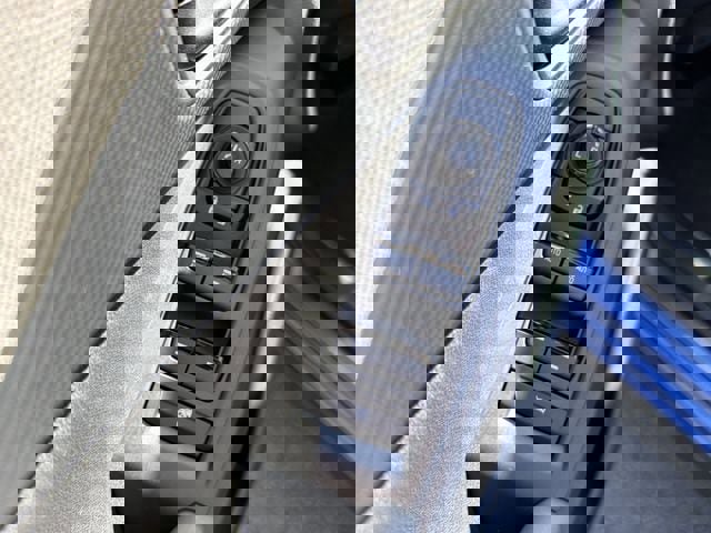 Used 2025 Subaru Crosstrek 2.0i image 24