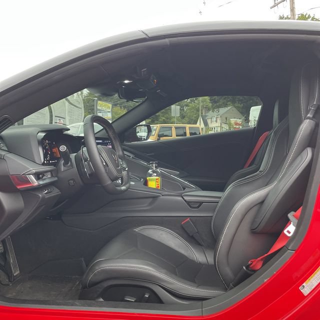 Used 2025 Chevrolet Corvette Z06 RWD image 5