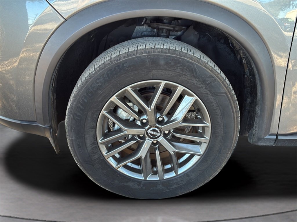 Used 2024 Nissan Rogue S image 9