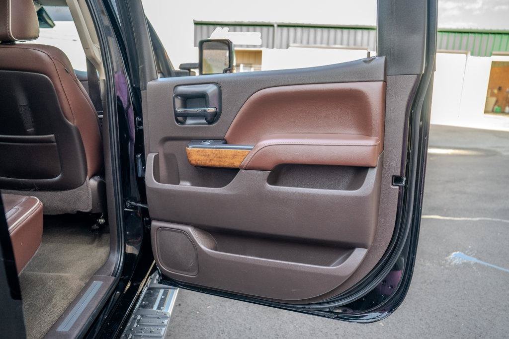 Used 2015 Chevrolet Silverado 2500 High Country w/ Duramax Plus Package AWD/4WD image 25