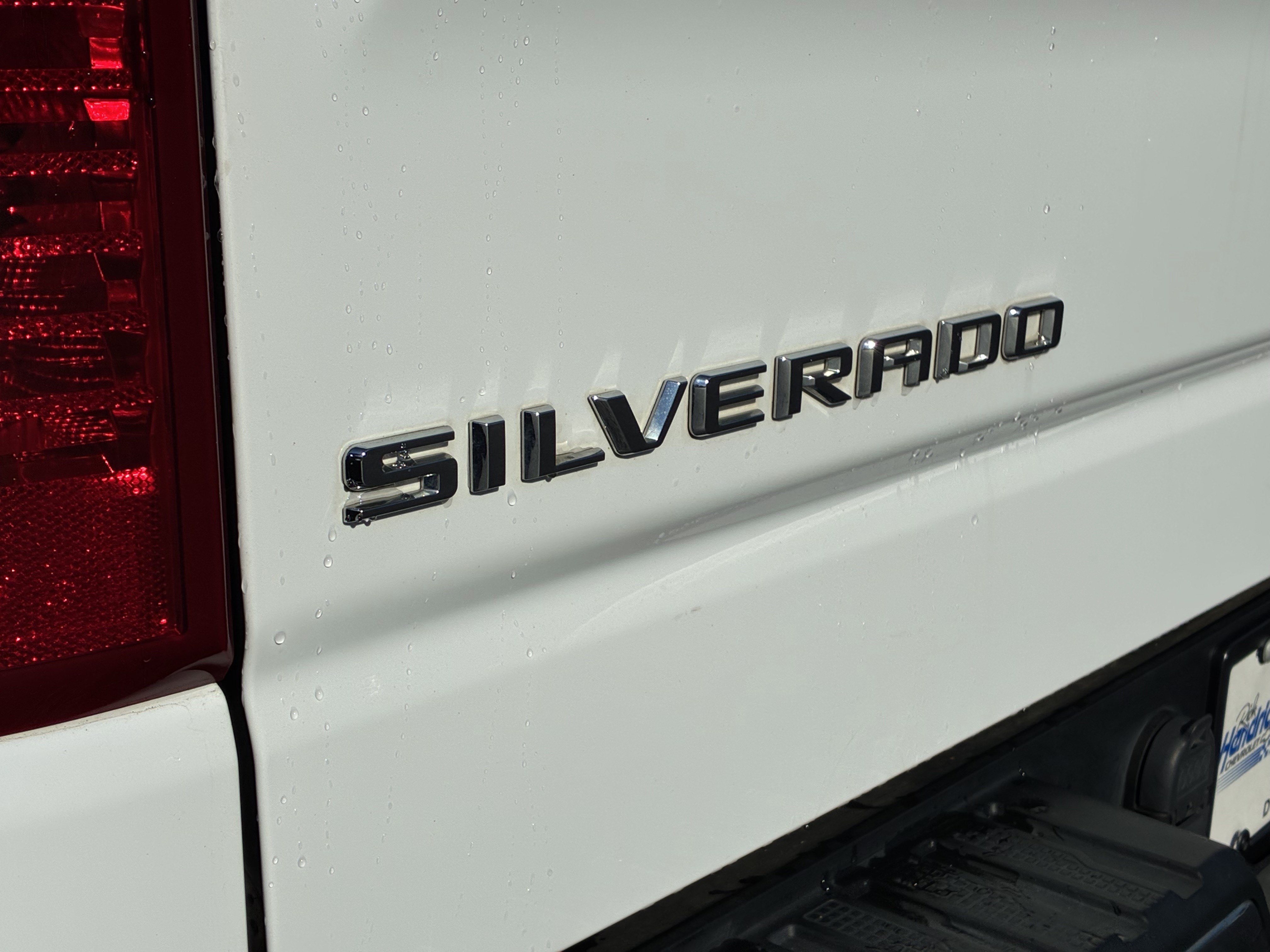 Used 2022 Chevrolet Silverado 1500 LT AWD/4WD image 11