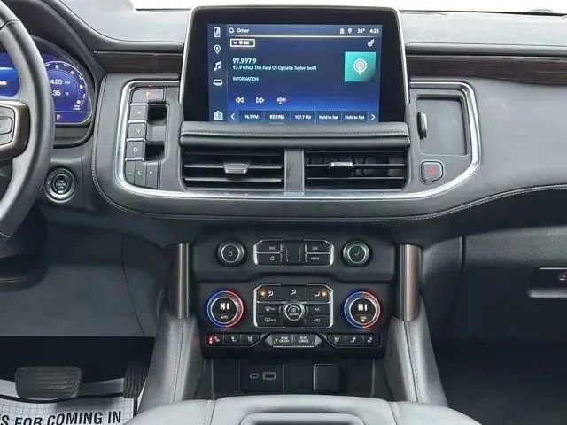 Used 2023 Chevrolet Suburban High Country image 29