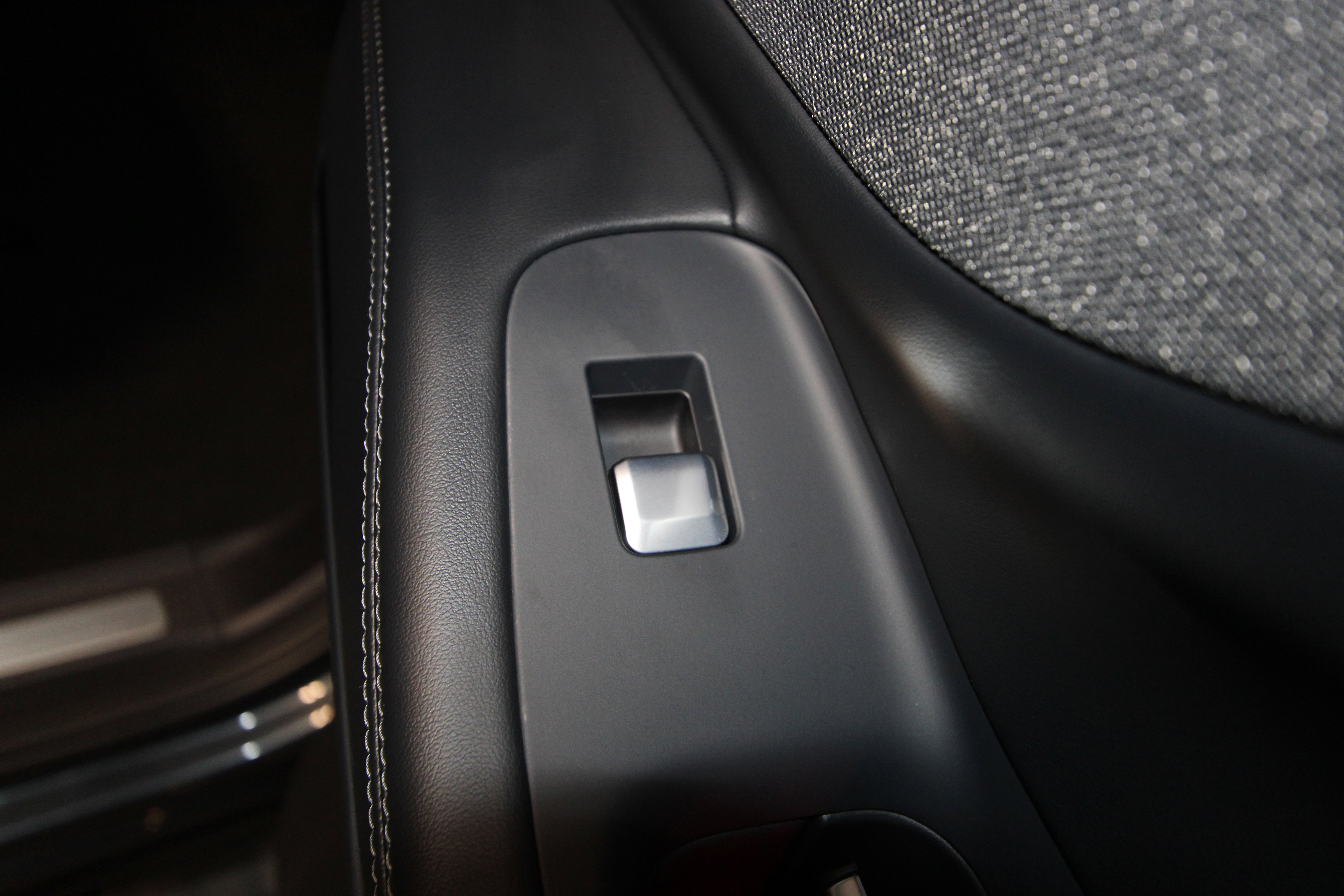 New 2025 Lincoln Navigator Reserve w/ Jet Appearance Package image 24