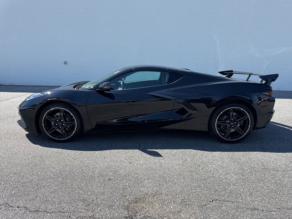 Used 2025 Chevrolet Corvette Stingray Coupe w/ 1LT image 4