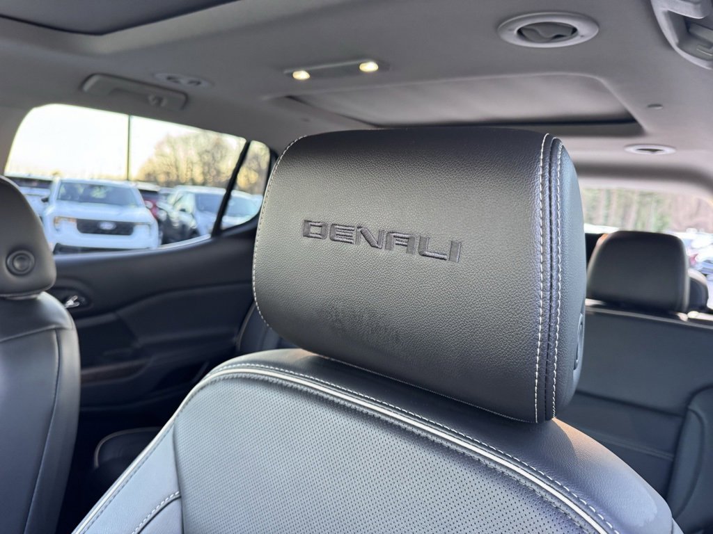 Used 2022 GMC Acadia Denali w/ Denali Technology Package image 25