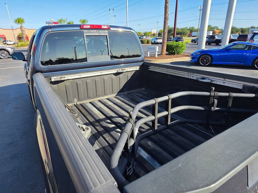 Used 2016 Nissan Frontier SV w/ SV Value Truck Package AWD/4WD image 9