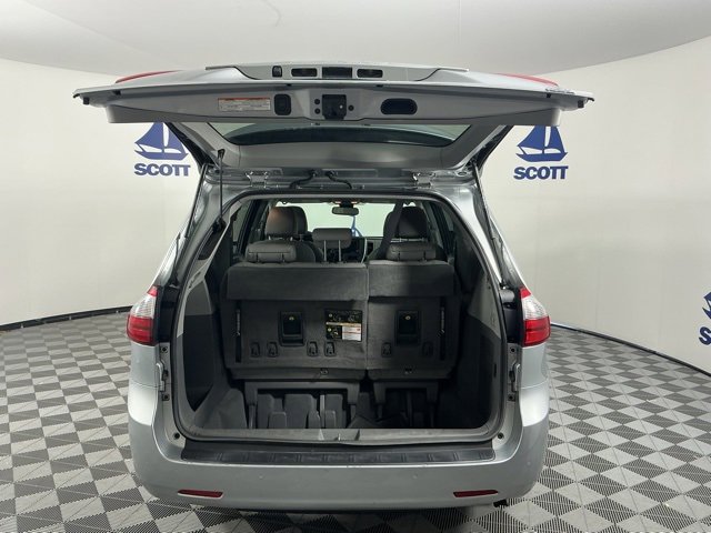 Used 2020 Toyota Sienna XLE Premium image 22