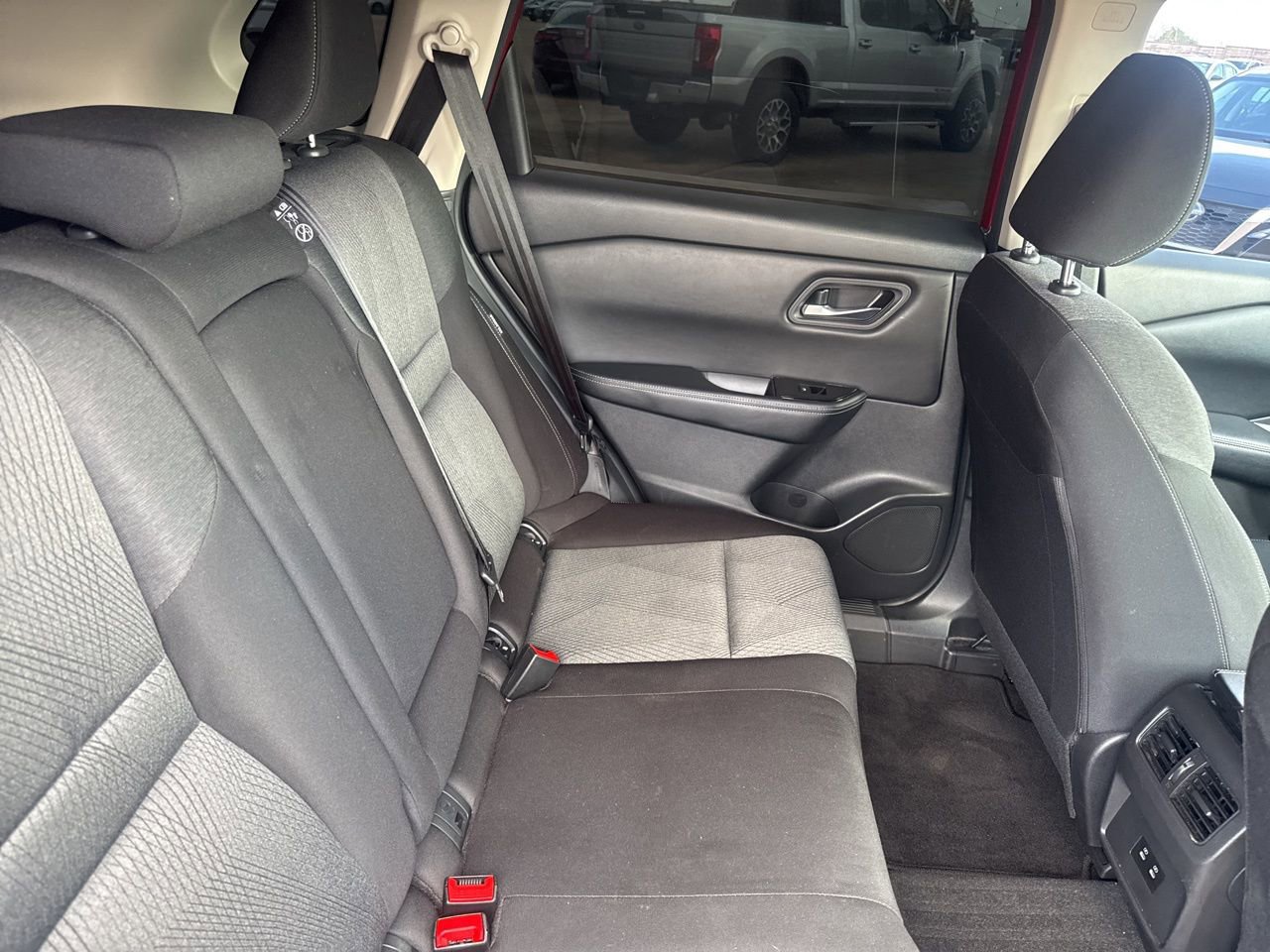 Certified 2024 Nissan Rogue SV image 30