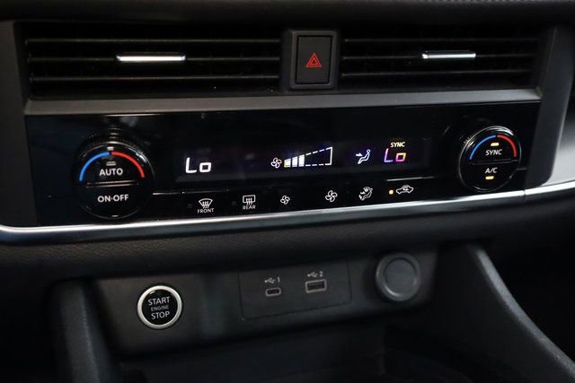 Used 2023 Nissan Rogue SV image 19