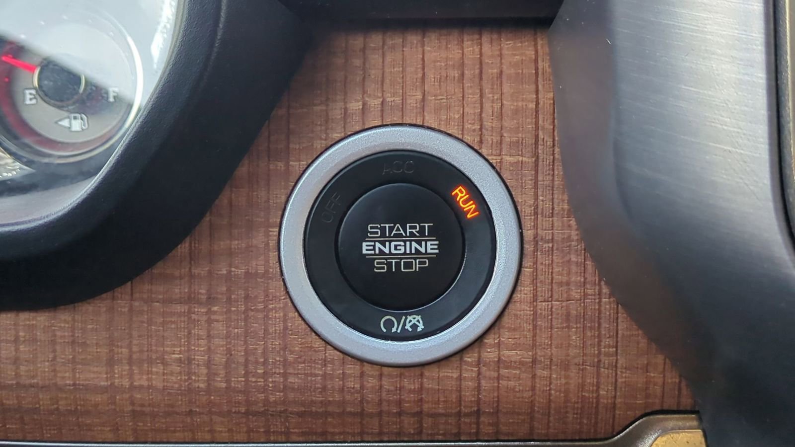 Used 2022 RAM 1500 Limited w/ Body-Colour Bumper Group image 51