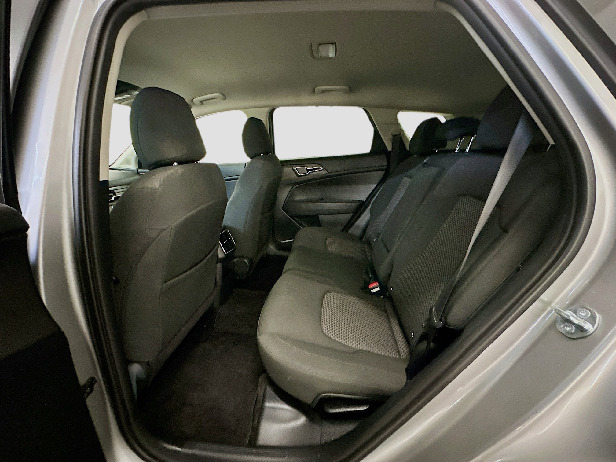 Used 2025 Kia Sportage LX image 28