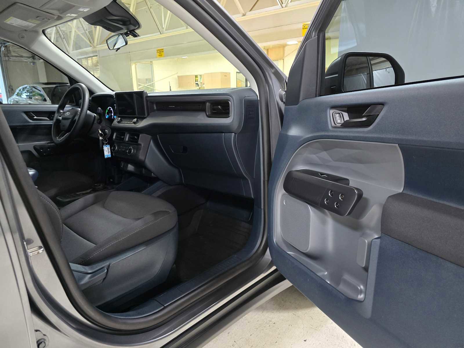 Used 2023 Ford Maverick XL image 13