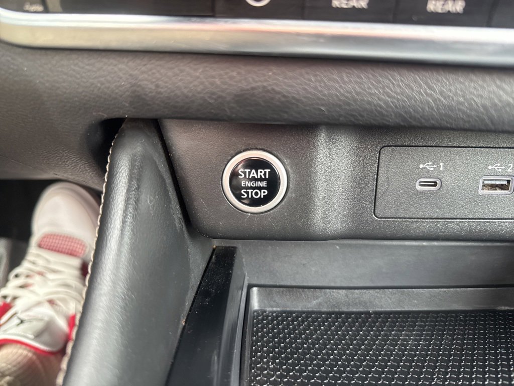 Used 2022 Nissan Rogue SL w/ SL Premium Package image 33