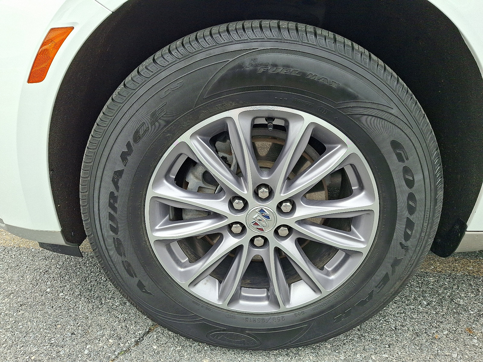 Used 2023 Buick Enclave Essence AWD/4WD image 9