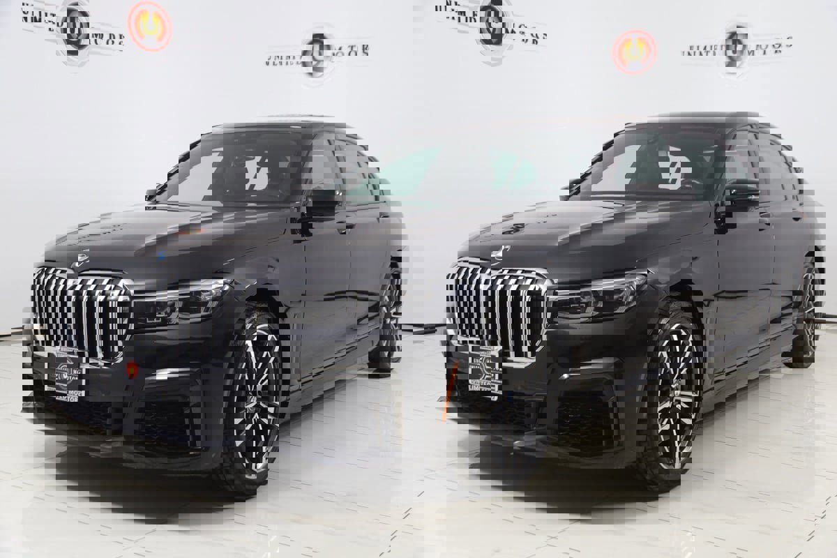 Used 2022 BMW 750i xDrive w/ M Sport Package image 5