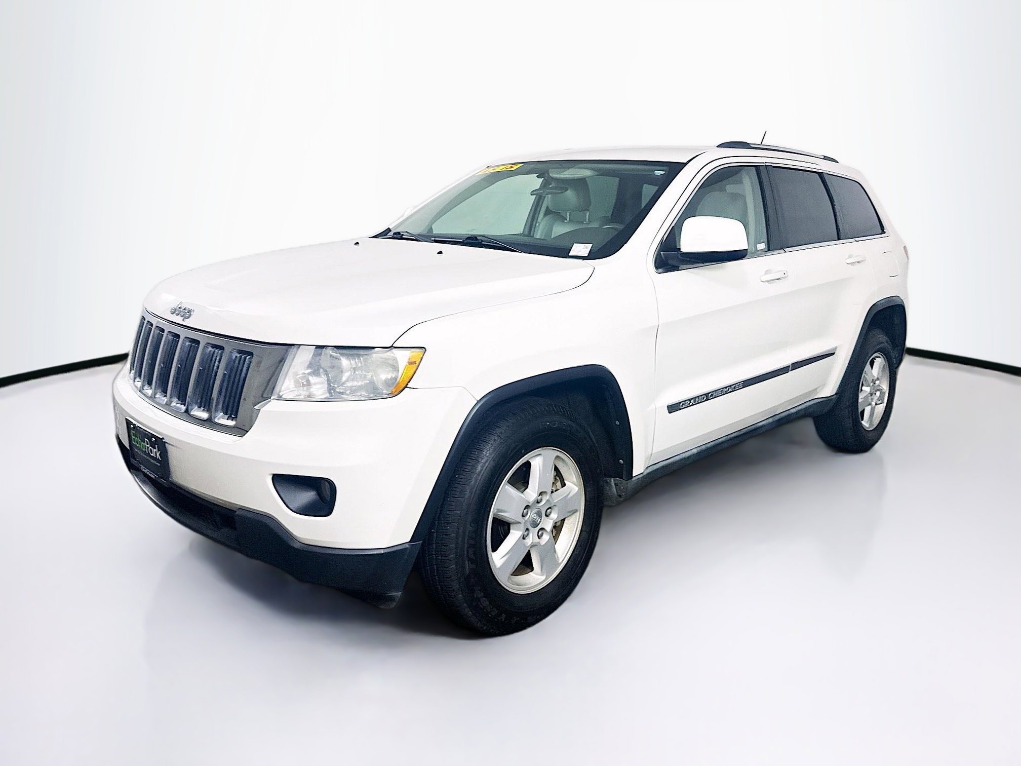 Used 2011 Jeep Grand Cherokee Laredo w/ Trailer Tow Group image 3