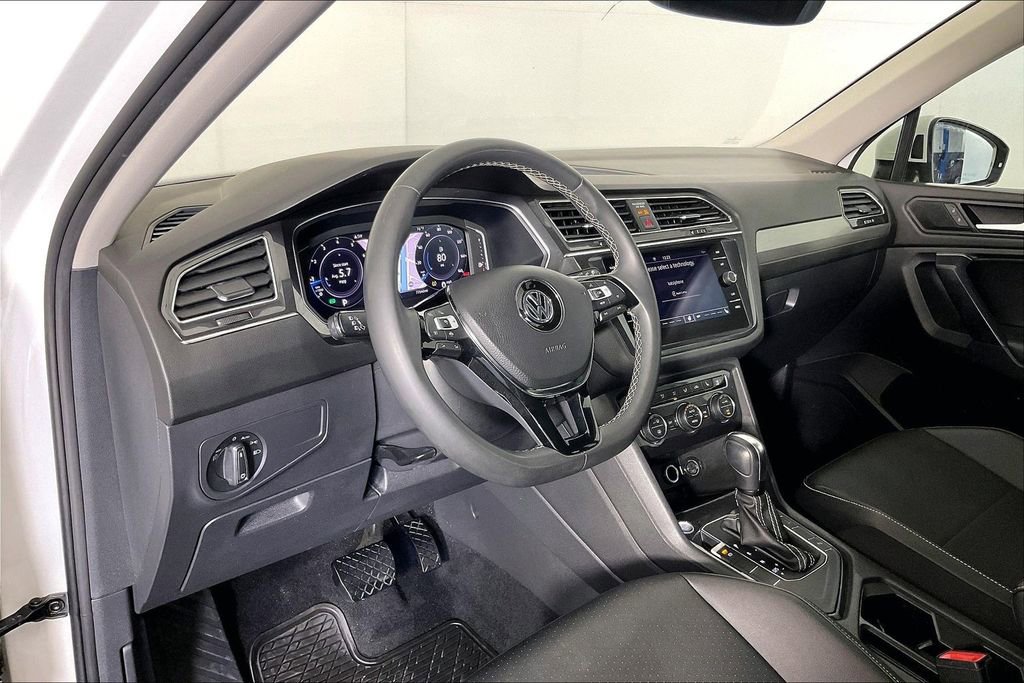 Used 2021 Volkswagen Tiguan SEL FWD image 13