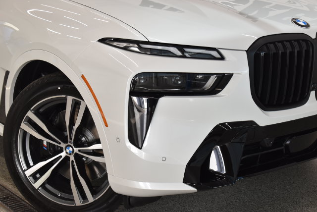 New 2027 BMW X7 M60i AWD/4WD image 31