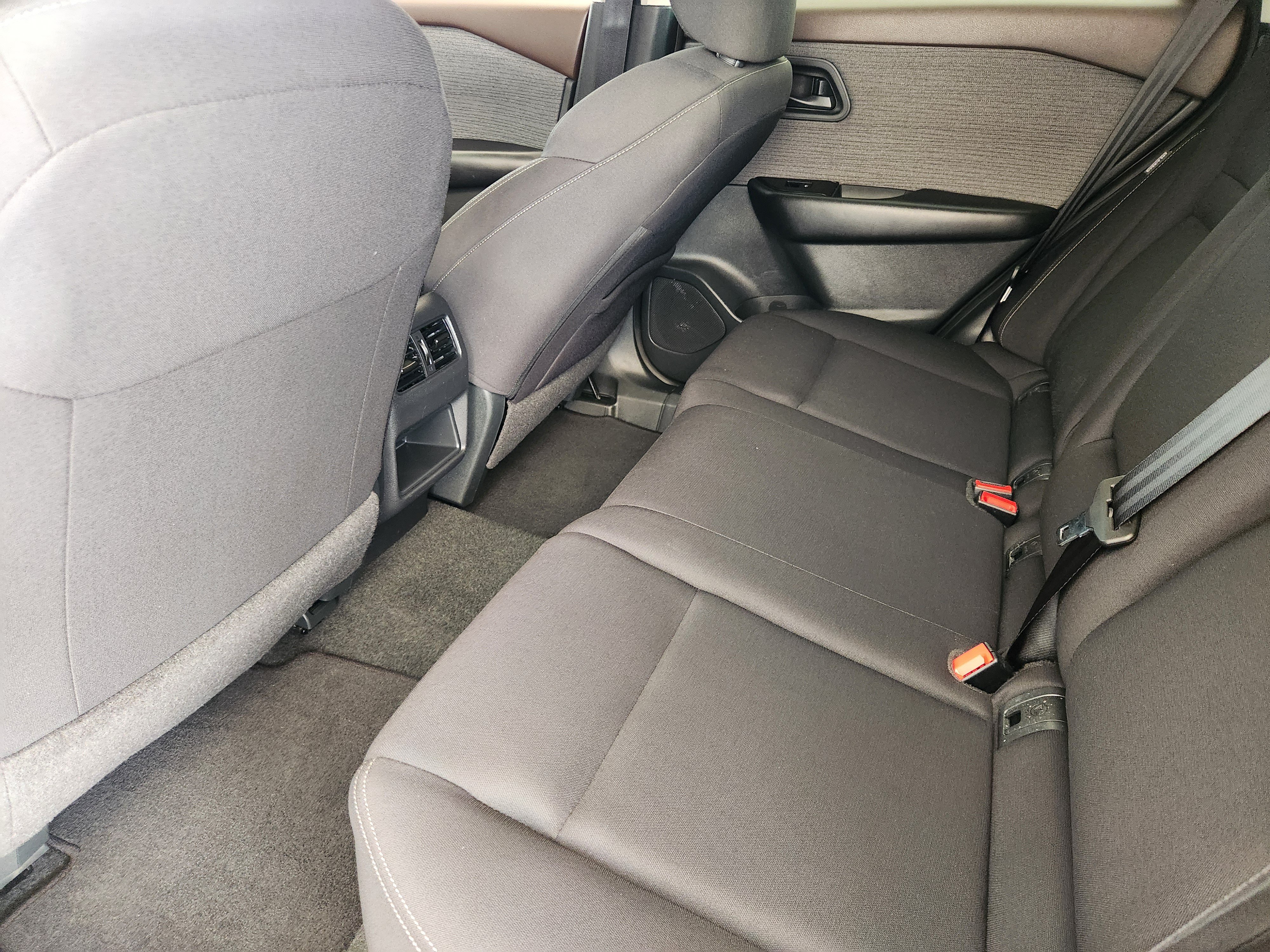 Used 2023 Nissan Rogue S AWD/4WD image 31