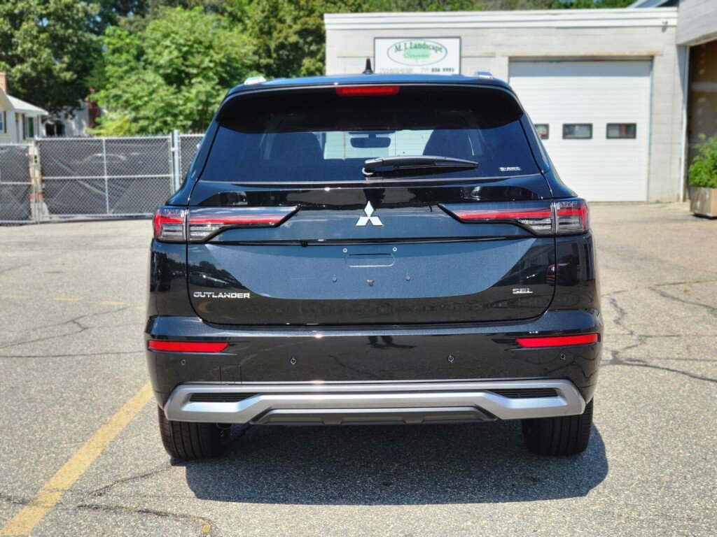New 2025 Mitsubishi Outlander SEL image 4