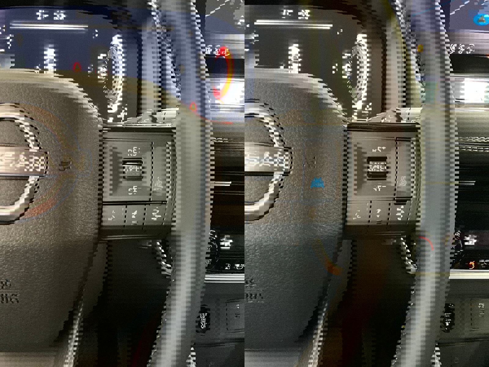 Used 2025 Nissan Rogue SL image 17