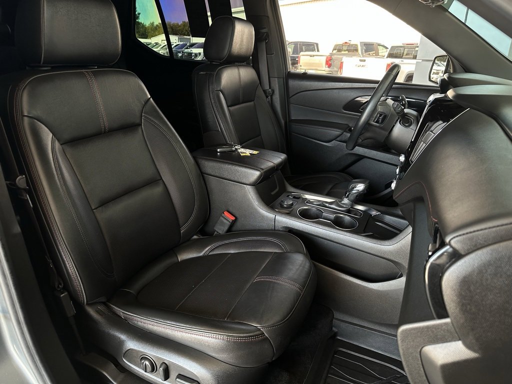 Used 2023 Chevrolet Traverse RS w/ LPO, Floor Liner Package image 18