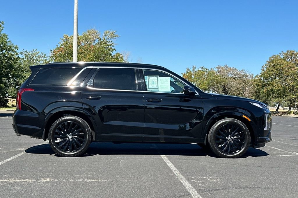 Used 2025 Hyundai Palisade Calligraphy image 3