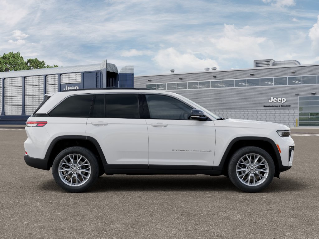 New 2027 Jeep Grand Cherokee Limited RWD image 21