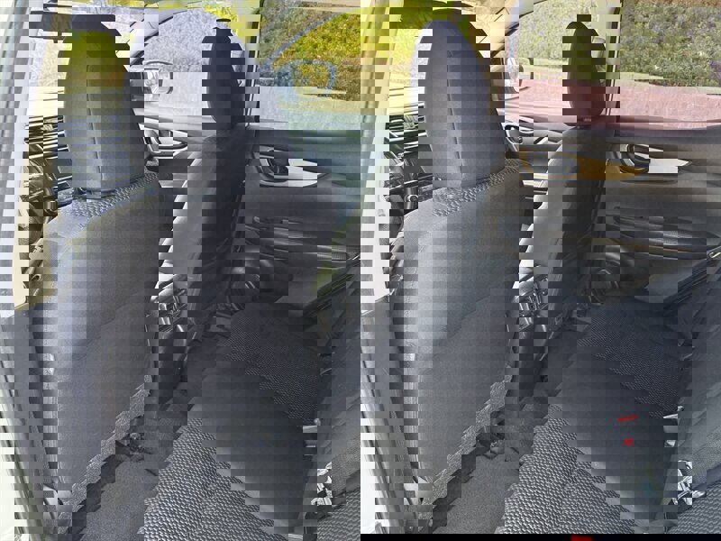 Used 2019 Nissan Rogue Sport S image 19