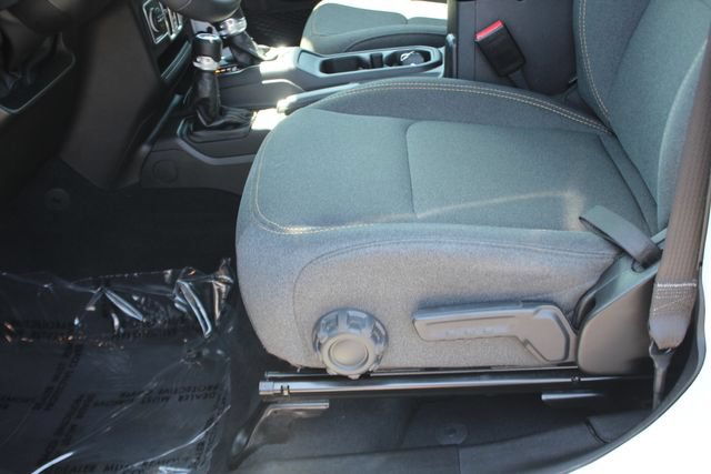 Used 2025 Jeep Wrangler Unlimited Sahara AWD/4WD image 20